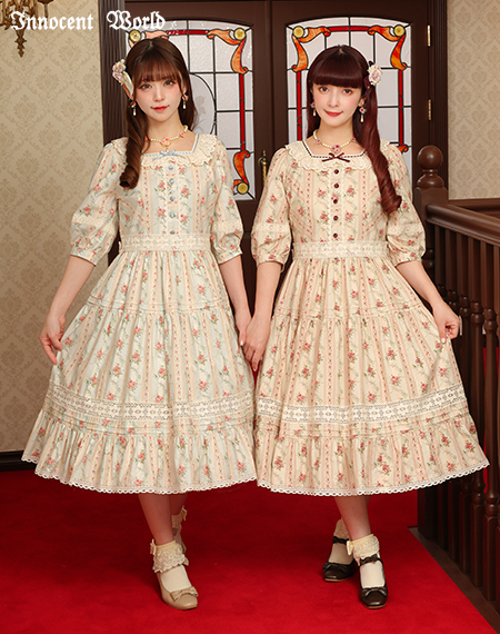 小さなカーネーションと薔薇のリボンブーケワンピース