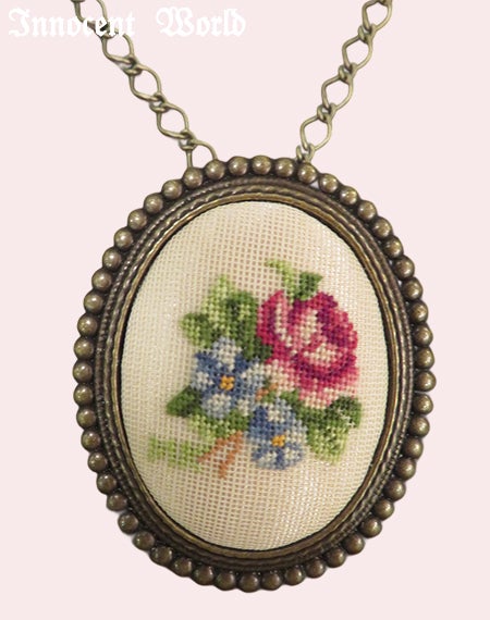 プチポワンネックレス