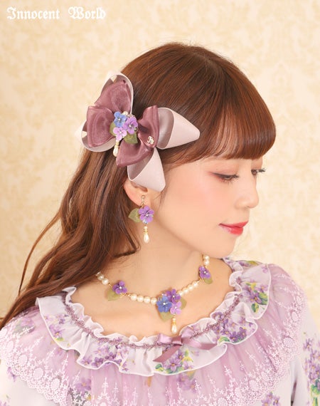 乙女のすみれイヤリングとピアス