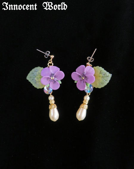 乙女のすみれイヤリングとピアス