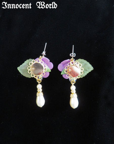 乙女のすみれイヤリングとピアス