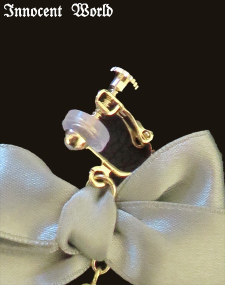 Classy Ribbonイヤリングとピアス