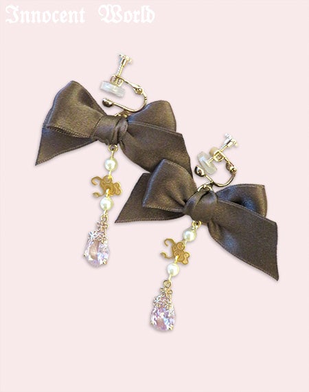 Classy Ribbon イヤリングとピアス | Innocent World