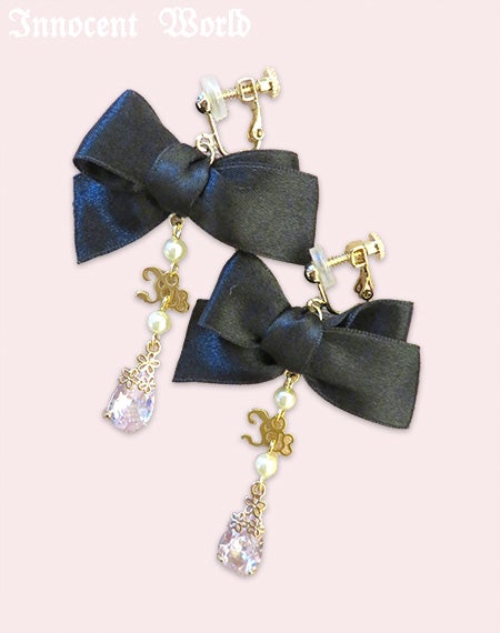 Classy Ribbonイヤリングとピアス