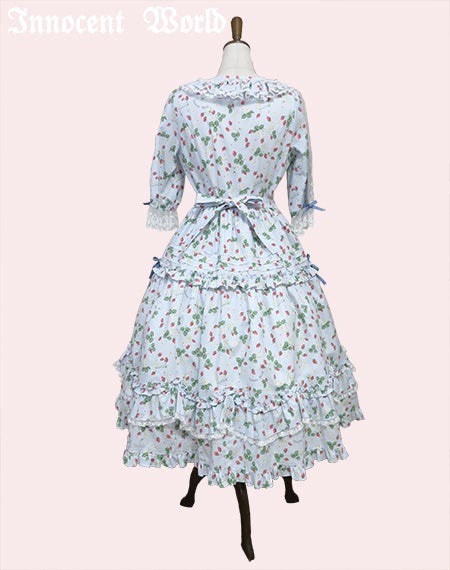 ロイヤルストロベリースカラップドレス