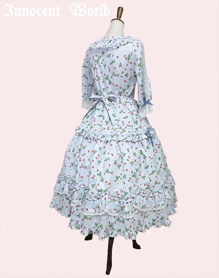 ロイヤルストロベリースカラップドレス