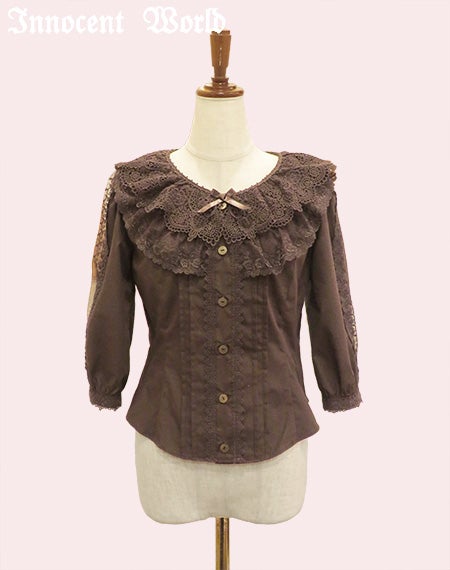 野に咲く薔薇のブラウス