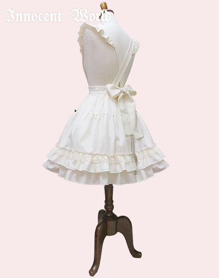 大人になったアリスエプロン