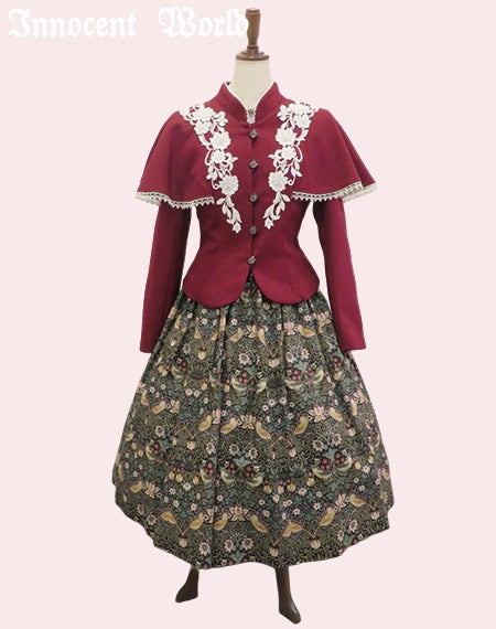 つる薔薇レースケープ付きショートコート/コーディネート例