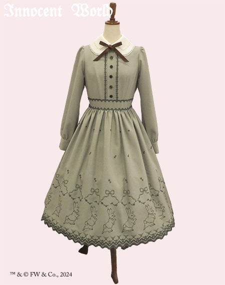 ピーターラビットTM刺繍ワンピース