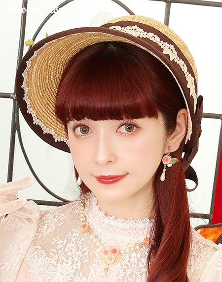 薔薇とパールのネックレス