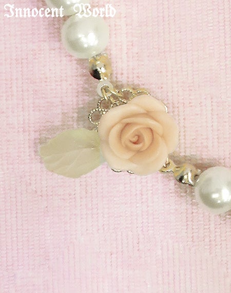 薔薇とパールのネックレス