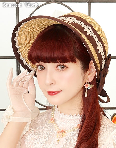 薔薇とパールのイヤリングとピアス