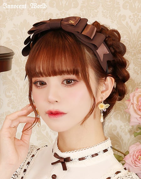 薔薇とパールのイヤリングとピアス