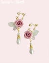 薔薇とパールのイヤリングとピアス