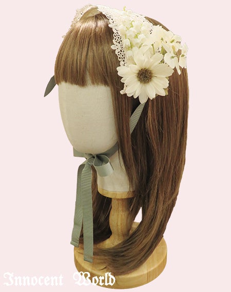 木漏れ日の中の鈴蘭ヘッドドレス