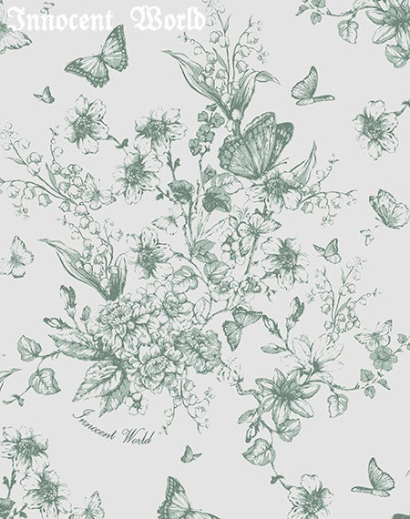 木漏れ日の中の鈴蘭ワンピース