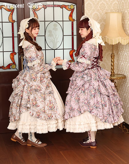 華麗な薔薇のロココドレス