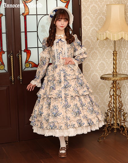 華麗な薔薇のロココドレス