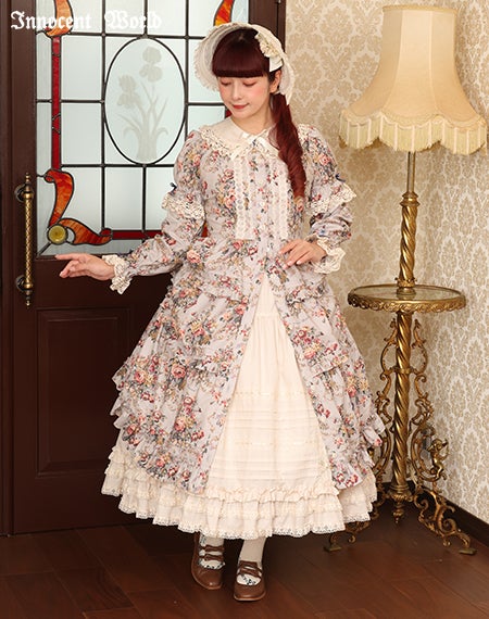 華麗な薔薇のロココドレス