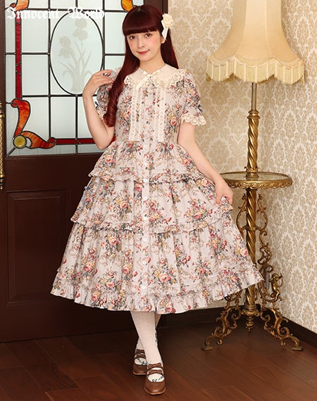 華麗な薔薇のロココドレス