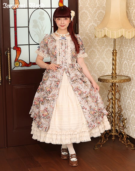 華麗な薔薇のロココドレス