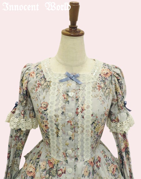 華麗な薔薇のロココドレス