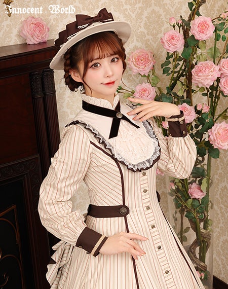 フルールバッスルドレス