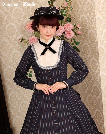 フルールバッスルドレス