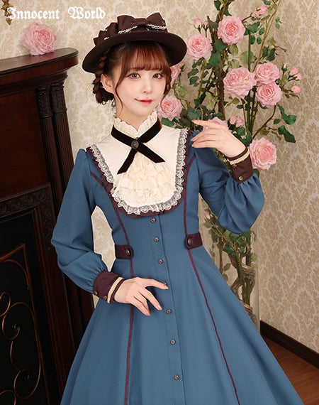 フルールバッスルドレス