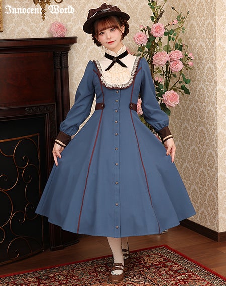 フルールバッスルドレス