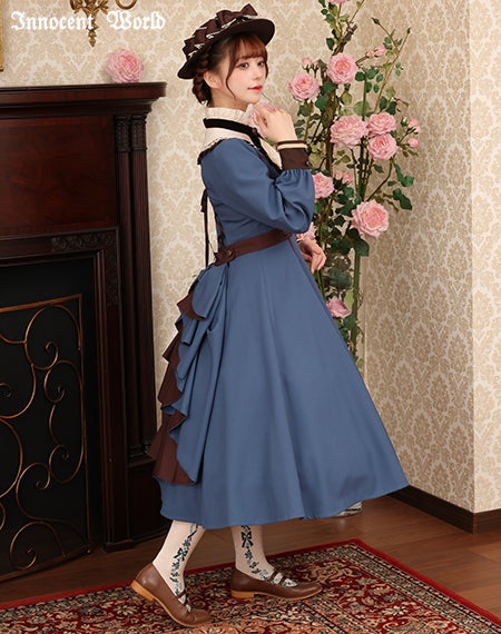 フルールバッスルドレス