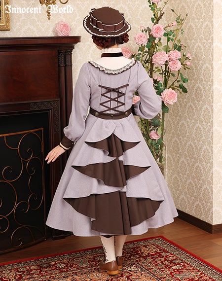 フルールバッスルドレス