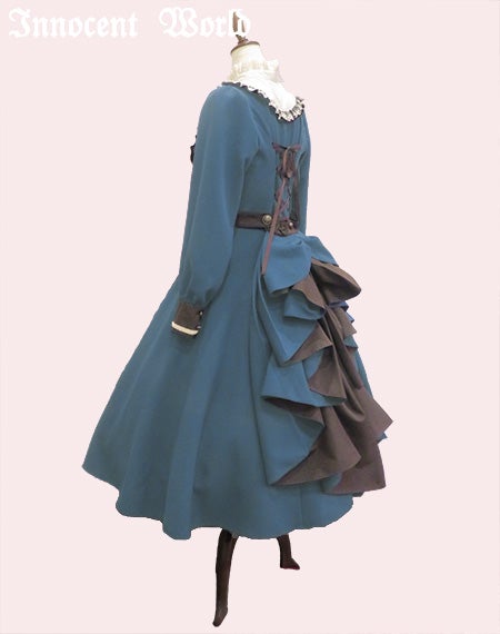 フルールバッスルドレス