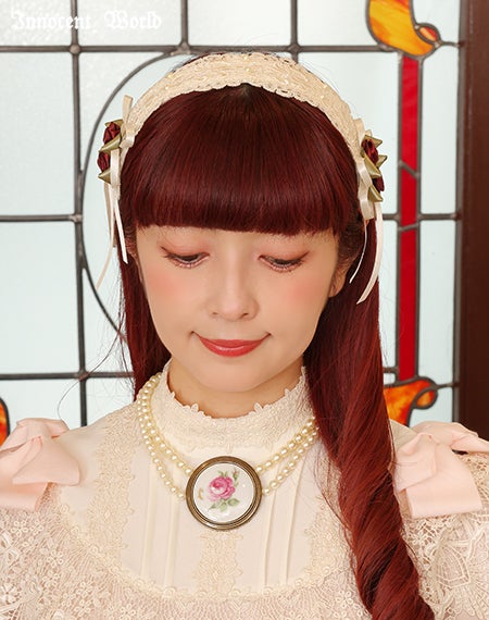 薔薇のリモージュネックレス(麗しく咲く薔薇)