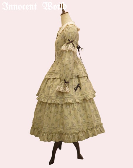 小さなお花のドールドレス