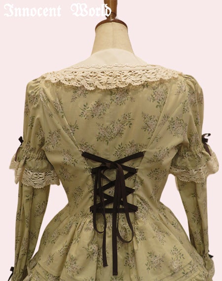 小さなお花のドールドレス