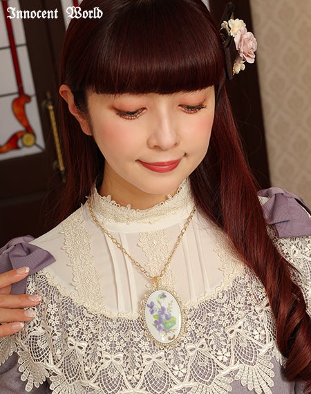 すみれのリモージュネックレス