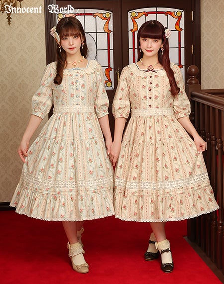 小さなカーネーションと薔薇のリボンブーケワンピース