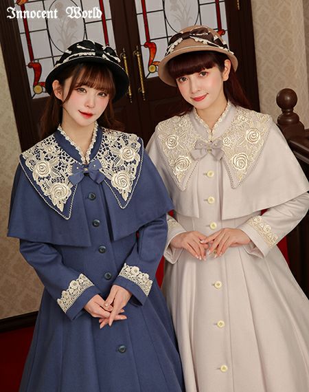 白薔薇コート/アリスブルー×生成Mマキシ丈(左)/グレイッシュピンク×生成Mミモレ丈(右)