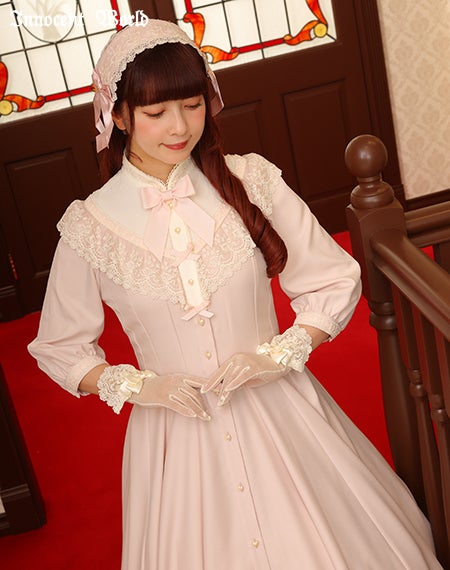 すずらんレースワンピース